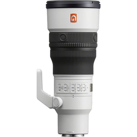 Sony FE 600mm f/6.3 GM OSS lens, control switches and focus ring